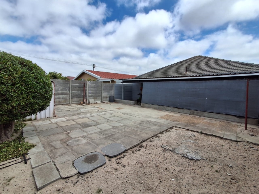 To Let 3 Bedroom Property for Rent in Churchill Estate Western Cape